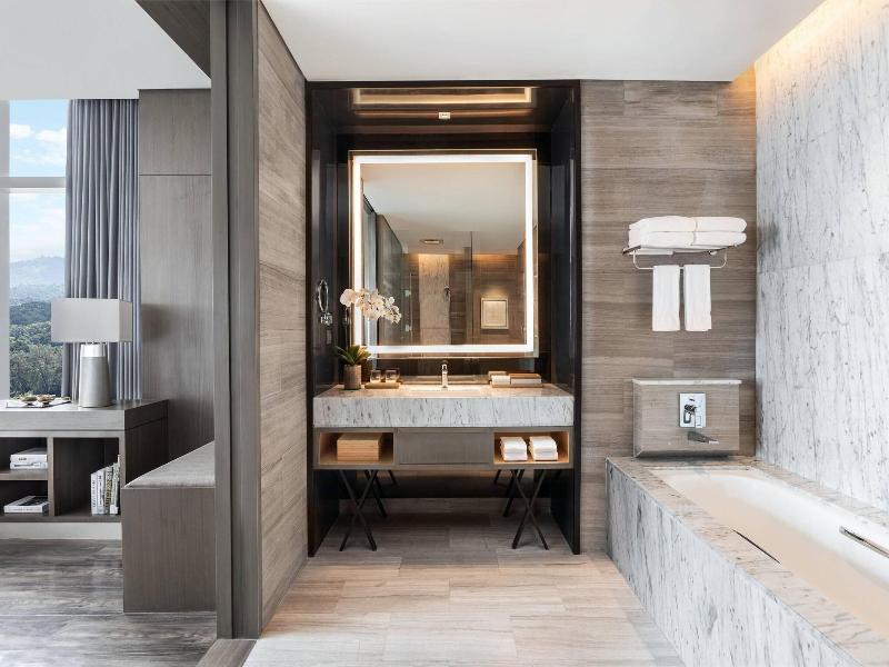 Marriott Clark Hotel image