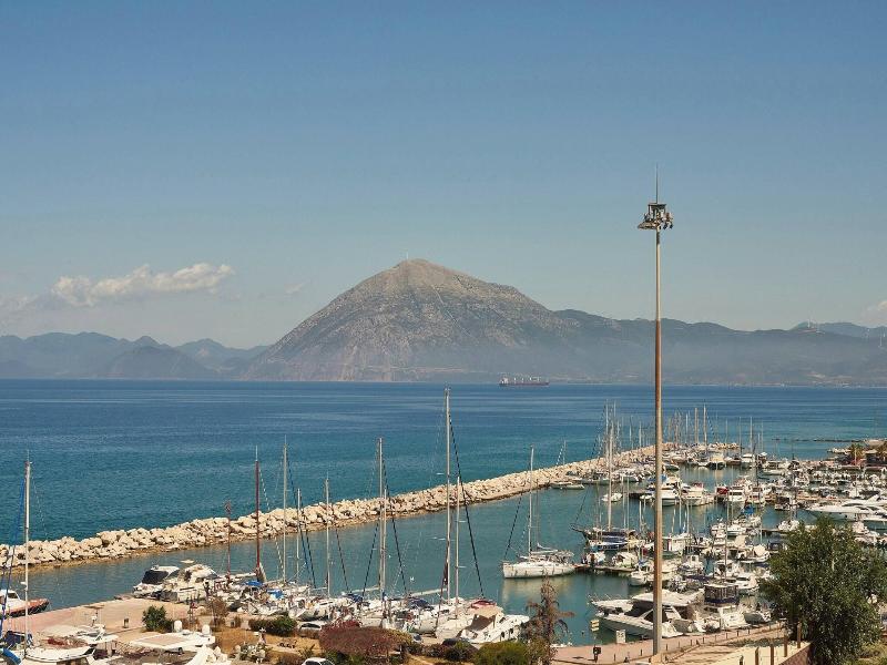 Moxy Patra Marina image