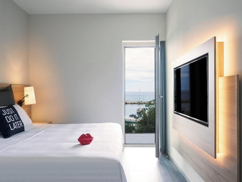 Moxy Patra Marina image