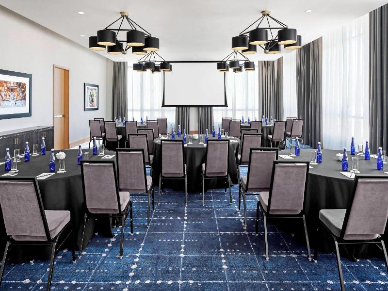 Autograph Collection The Oaklander Hotel image