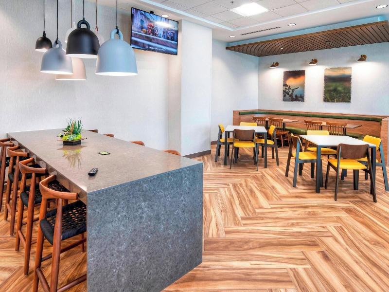 Fairfield Inn & Suites Ottawa Airport