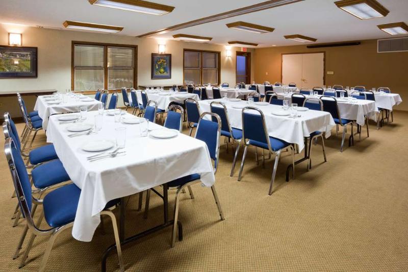 Country Inn & Suites Marion image
