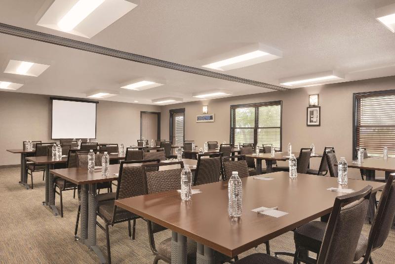 Country Inn & Suites Marion image