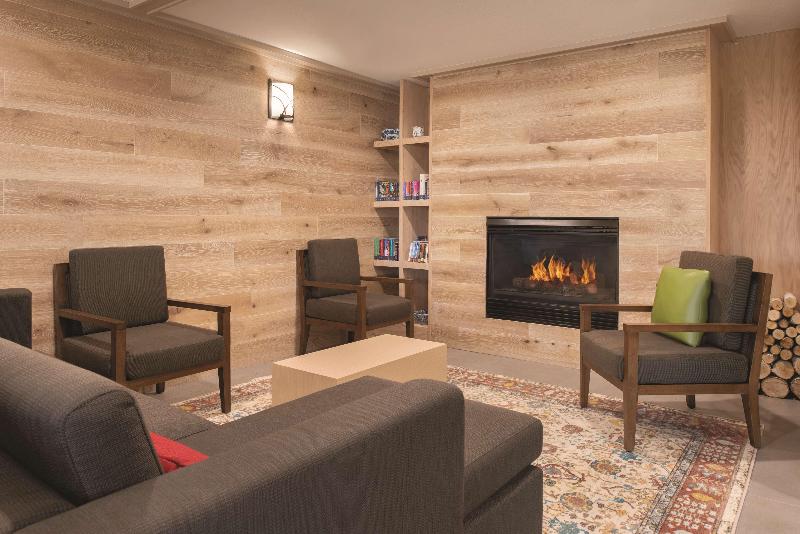 Country Inn & Suites Marion image