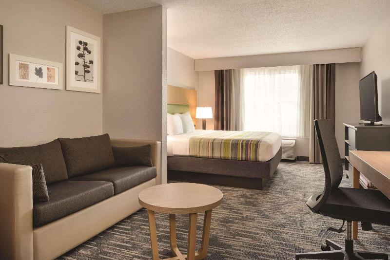 Country Inn & Suites Marion image