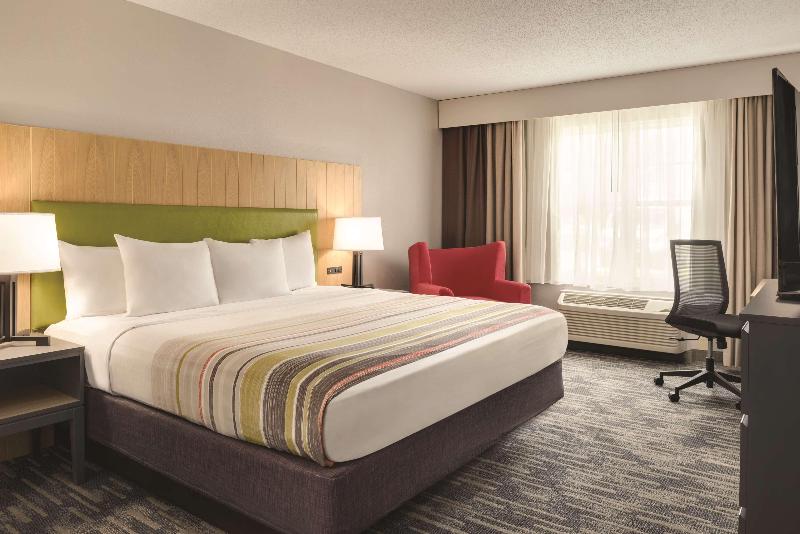 Country Inn & Suites Marion image