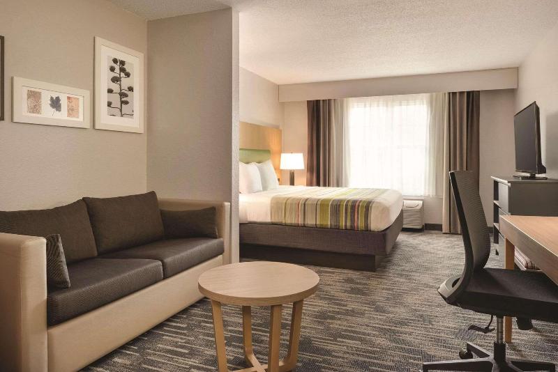 Country Inn & Suites Marion image