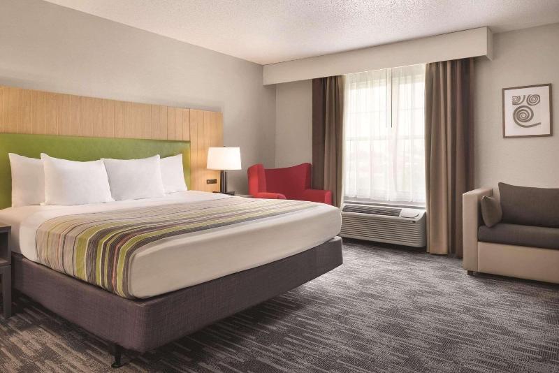 Country Inn & Suites Marion image