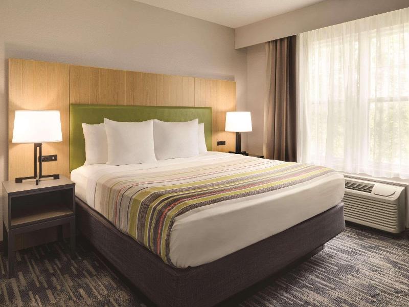 Country Inn & Suites Marion image
