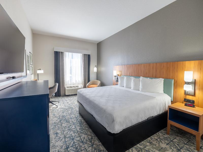 Country Inn&Suites St. Petersburg Clearwater Fl image