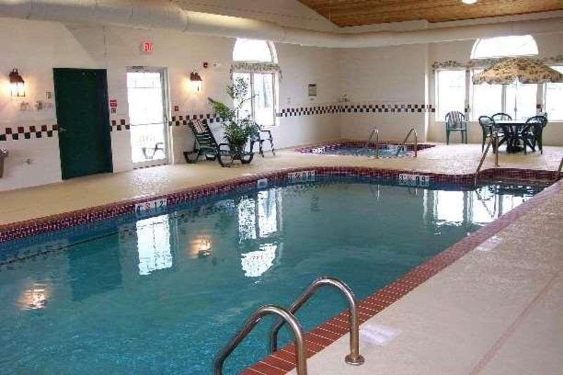 Country Inn & Suites by Radisson, Stockton, IL image