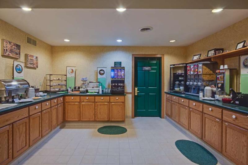 Country Inn & Suites by Radisson, Stockton, IL image