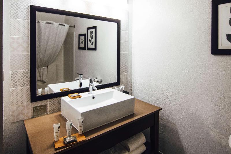 Country Inn & Suites by Radisson, Stockton, IL image
