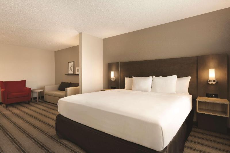 Country Inn & Suites Indianapolis Airport