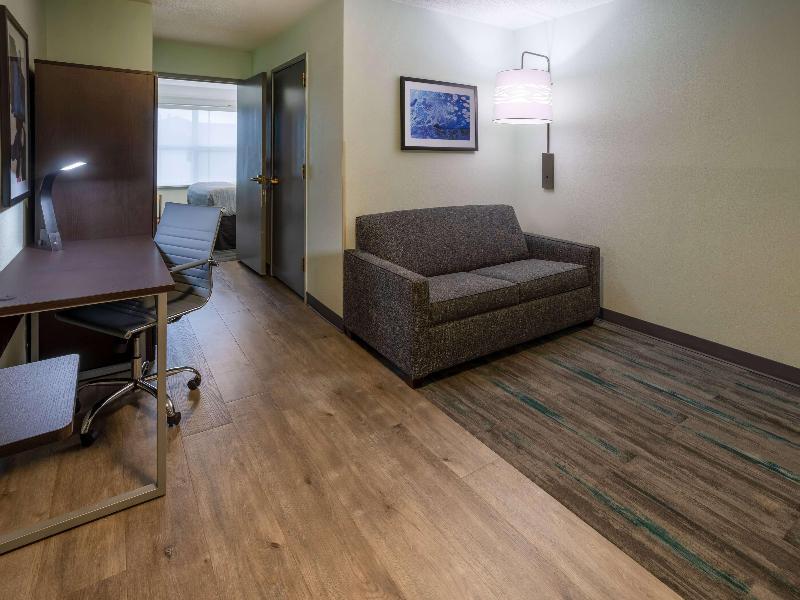 Wingate by Wyndham Waldorf/Washington DC Area image