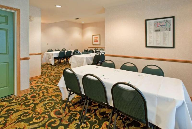 Country Inn & Suites by Radisson, Birch Run-Franke