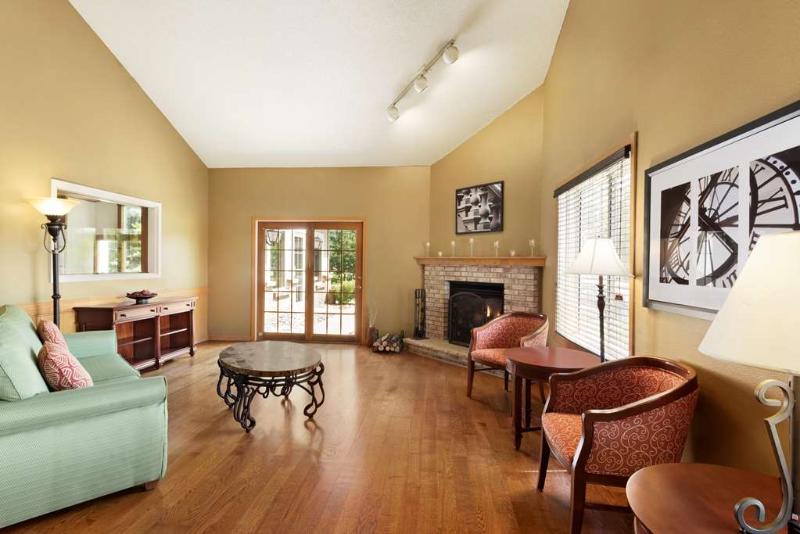 Country Inn & Suites by Radisson, Northfield, MN image