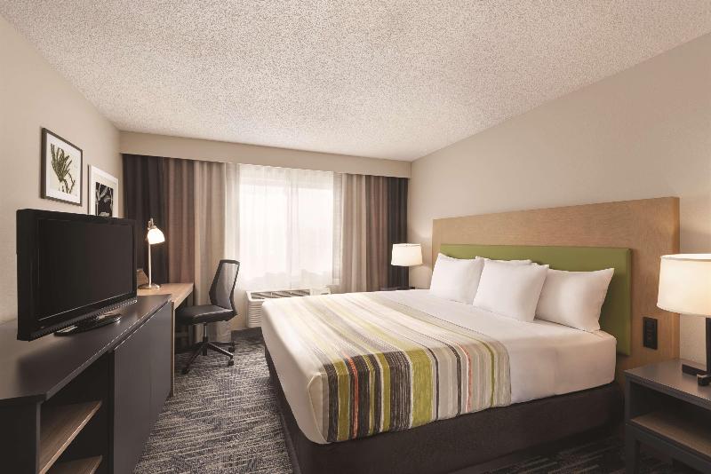 Country Inn & Suites by Radisson, Northfield, MN image