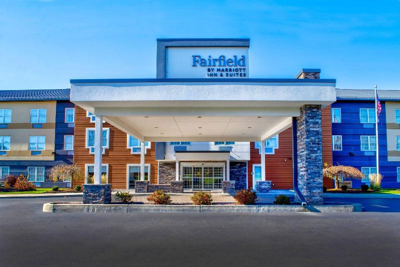 Country Inn & Suites by Radisson image