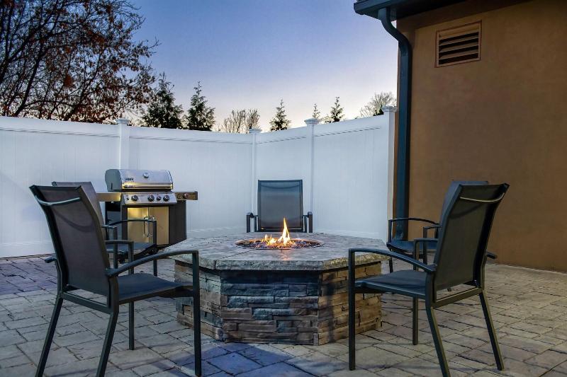 Country Inn & Suites by Radisson image
