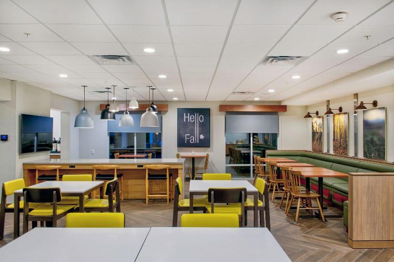 Country Inn & Suites by Radisson image