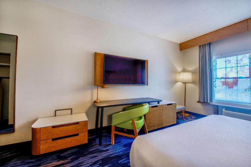 Country Inn & Suites by Radisson image