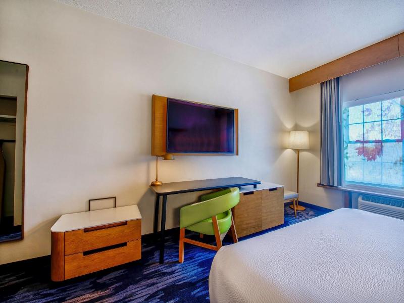 Country Inn & Suites by Radisson image