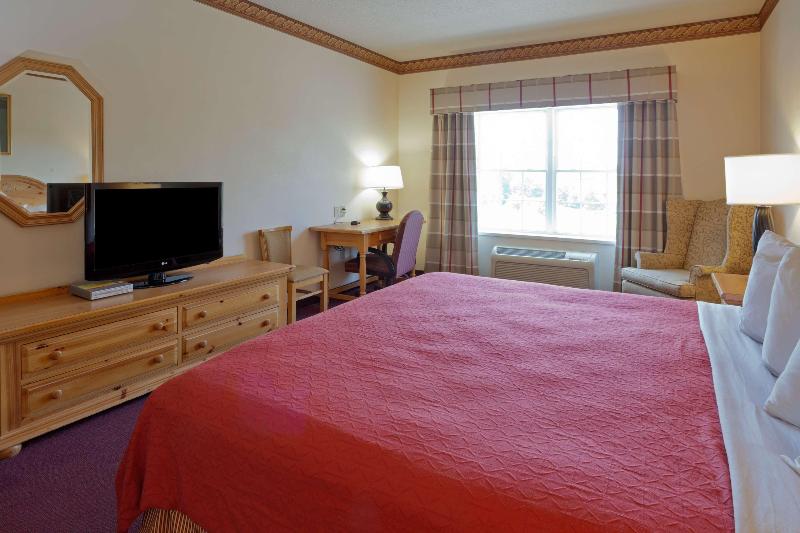 Country Inn & Suites by Radisson image