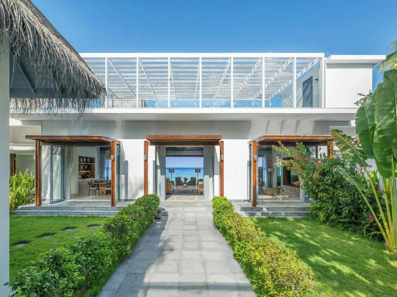 The Halcyon Private Isles Maldives, Autograph Col