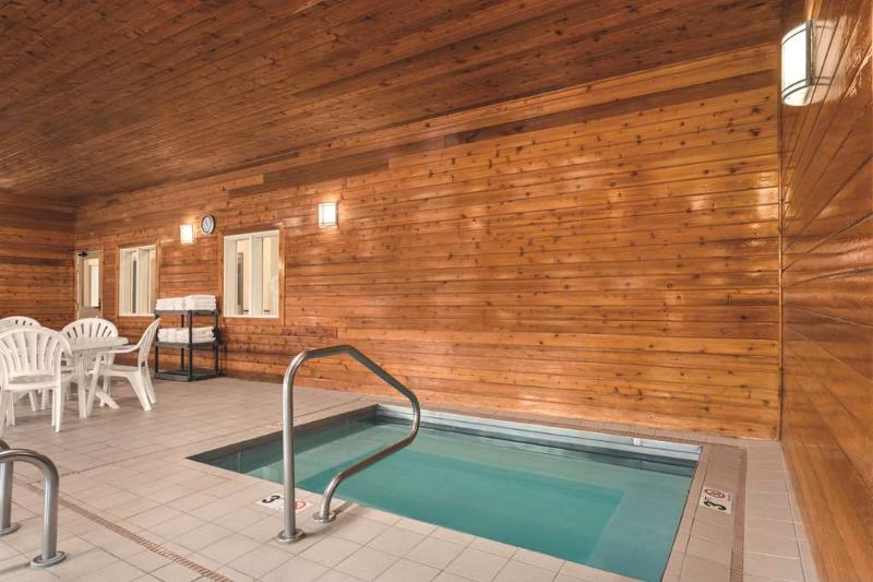 Country Inn & Suites by Radisson, Dakota Dunes, SD image