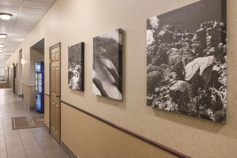 Country Inn & Suites by Radisson, Dakota Dunes, SD image