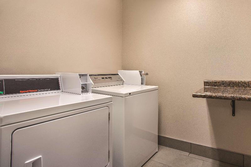 Country Inn & Suites by Radisson, Dakota Dunes, SD image