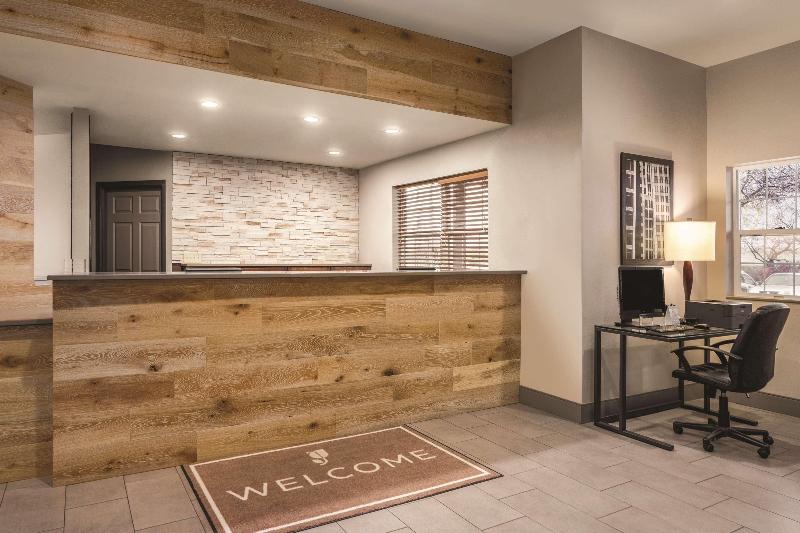 Country Inn & Suites by Radisson, Dakota Dunes, SD image