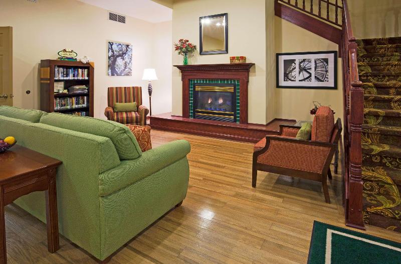 Country Inn & Suites by Radisson, Dakota Dunes, SD image