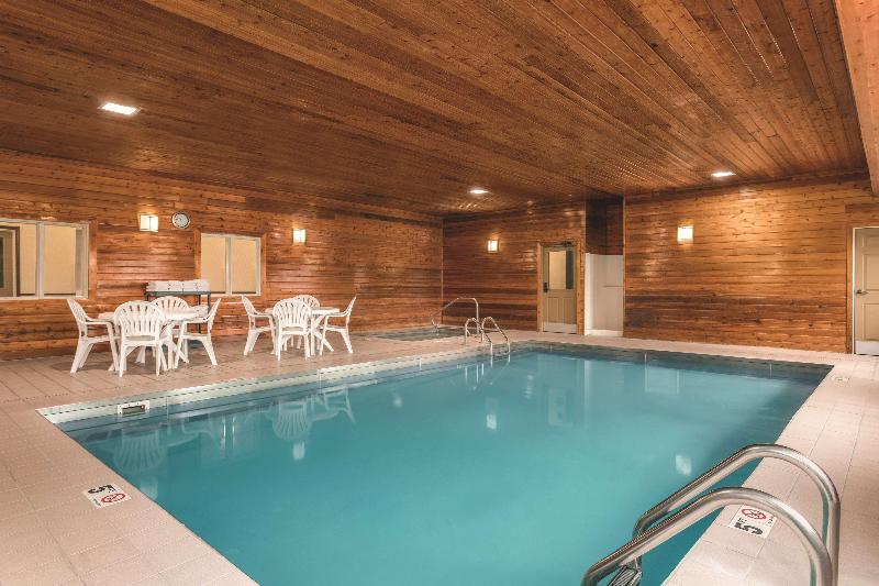 Country Inn & Suites by Radisson, Dakota Dunes, SD image