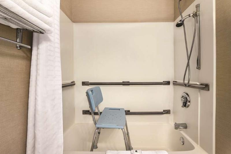 Country Inn & Suites by Radisson, Dakota Dunes, SD image