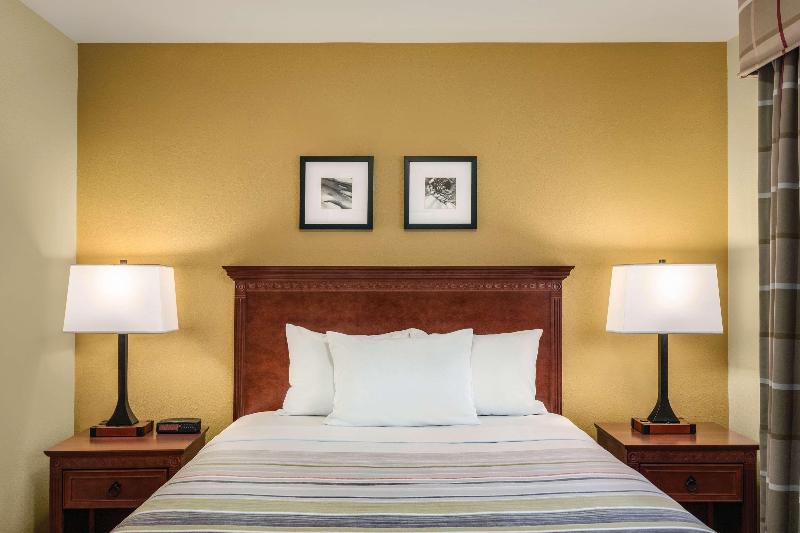 Country Inn & Suites by Radisson, Dakota Dunes, SD image