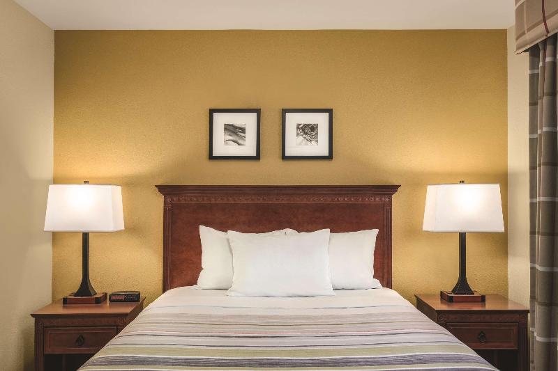 Country Inn & Suites by Radisson, Dakota Dunes, SD image