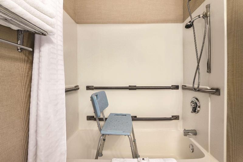 Country Inn & Suites by Radisson, Dakota Dunes, SD image