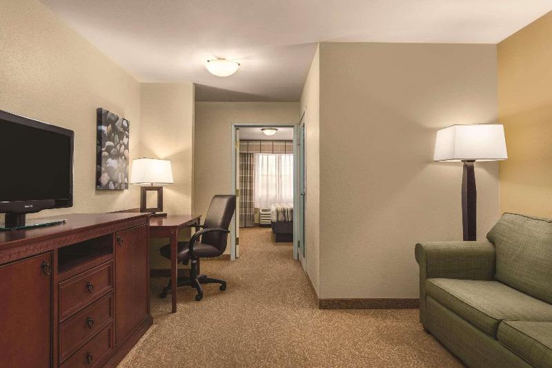 Country Inn & Suites by Radisson, Dakota Dunes, SD image