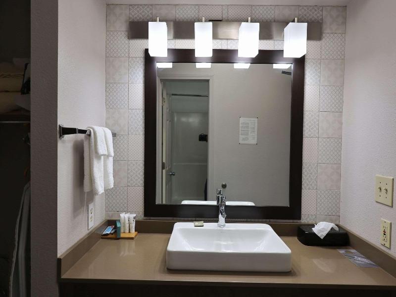Country Inn & Suites by Radisson, Sparta, WI image