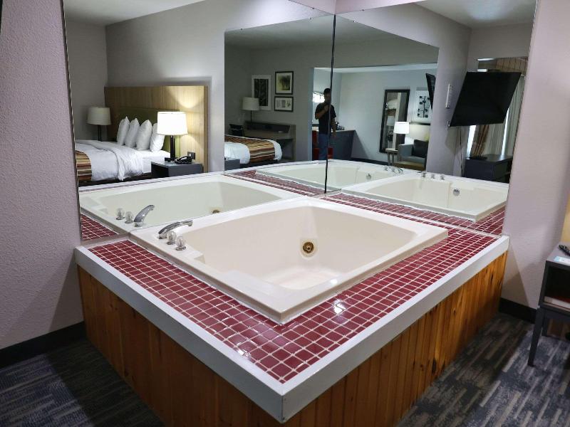 Country Inn & Suites by Radisson, Sparta, WI image