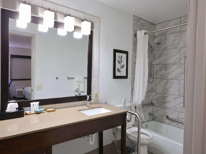 Country Inn & Suites by Radisson, Sparta, WI image