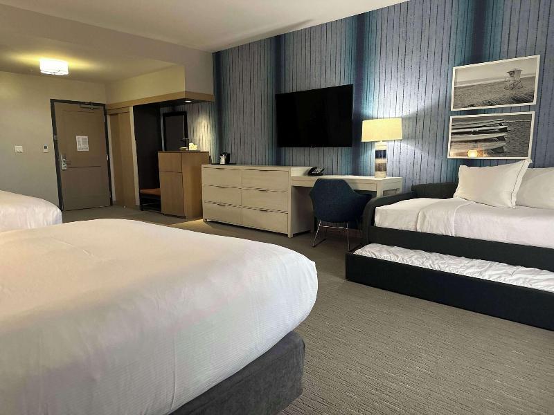Suncoast Park Hotel Anaheim Resort Tapestry Hilton image