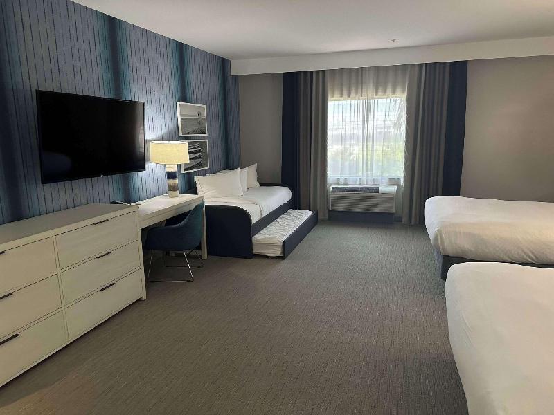 Suncoast Park Hotel Anaheim Resort Tapestry Hilton image