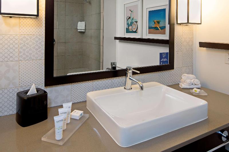 Suncoast Park Hotel Anaheim Resort Tapestry Hilton image