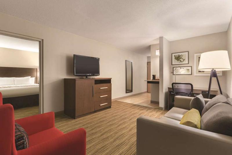 Country Inn & Suites by Radisson, Fergus Falls, MN image