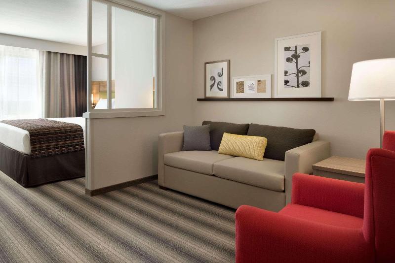 Country Inn & Suites by Radisson Indianola IA image