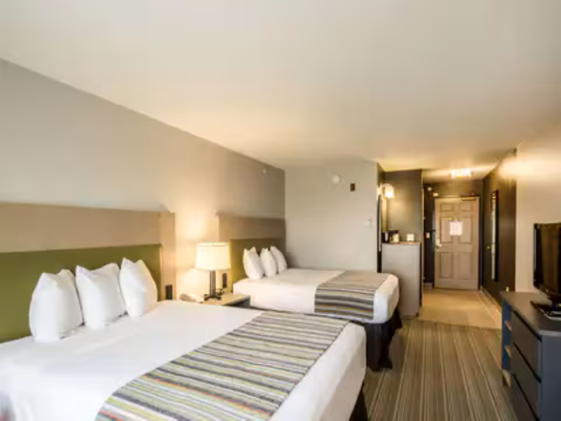 Country Inn & Suites by Radisson, Fond du Lac, WI — photo 38