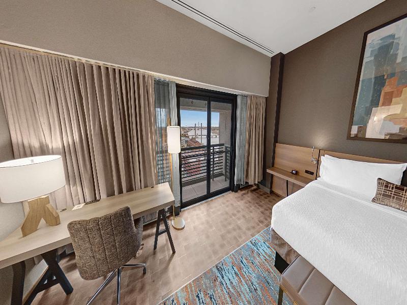 Hilton Garden Inn Toledo Downtown image